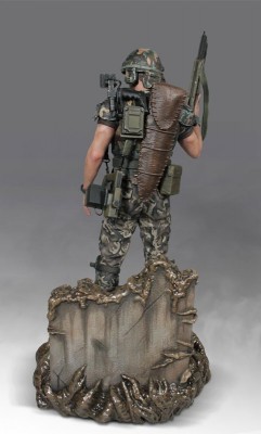 Hicks_statue_11.jpg