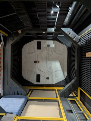 InstallationAirlockDoor.jpg